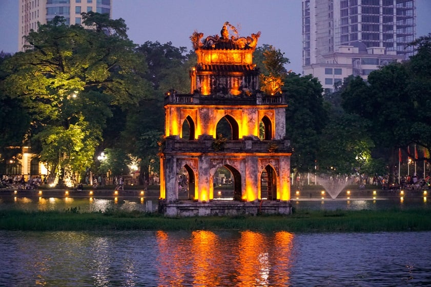 Discover Hanoi – The Timeless Charm of Vietnam 1 Dia Diem Vui Choi Ha Noi Buoi Toi 02